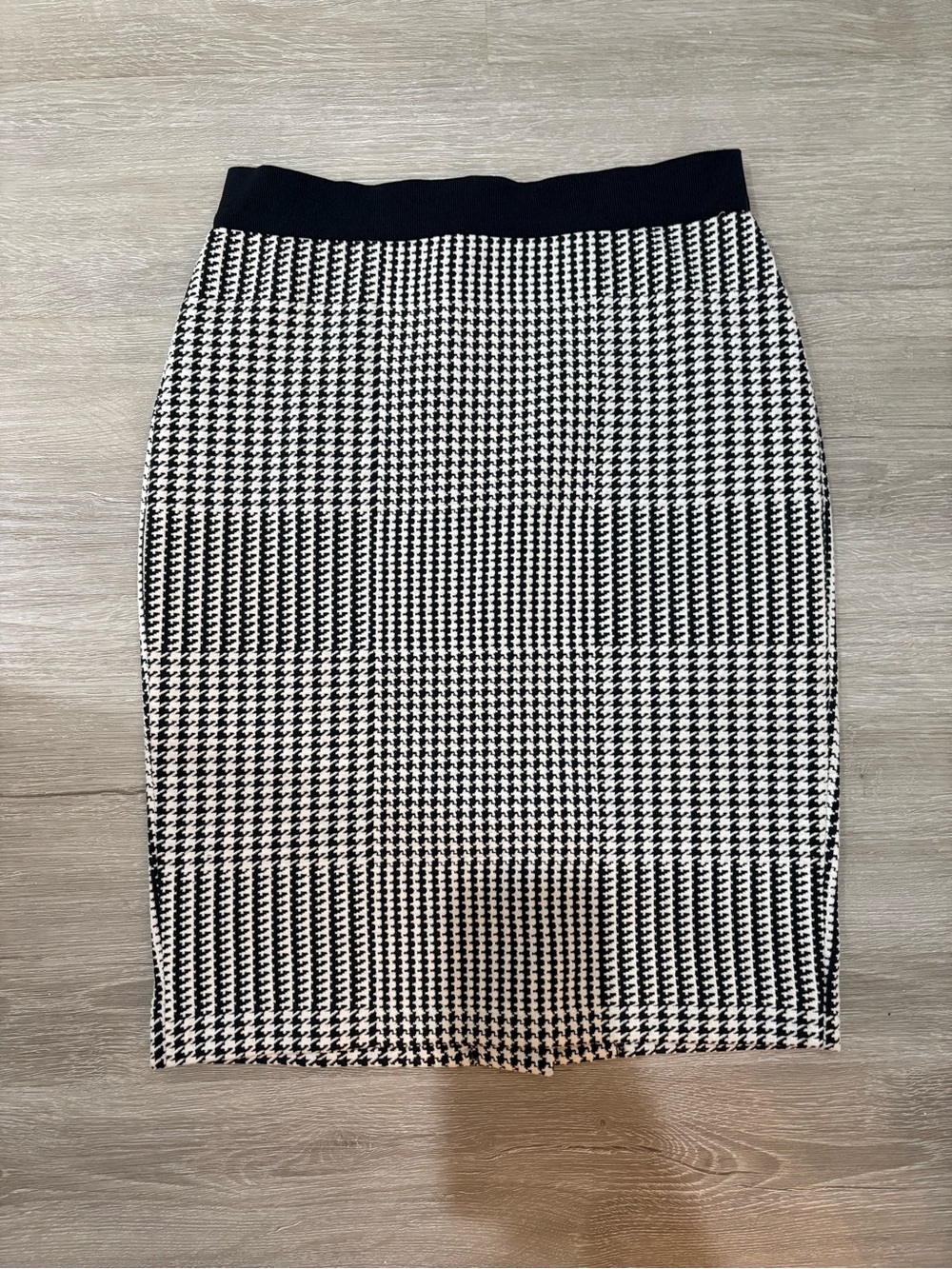 Ann Taylor Black & White Houndstooth Pencil Skirt